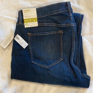 Old Navy Mid Rise Curvy Jeans Straight Leg
